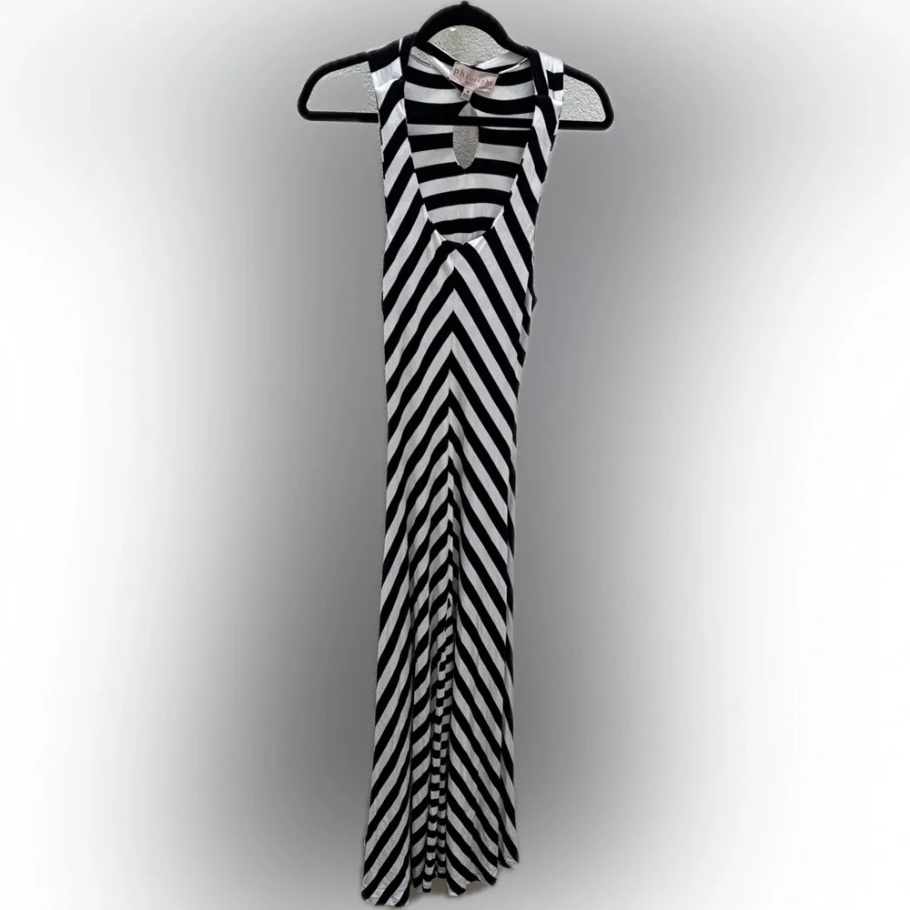 Philosophy | Black and White sardina Striped Maxi Dress - Picture 7 of 8